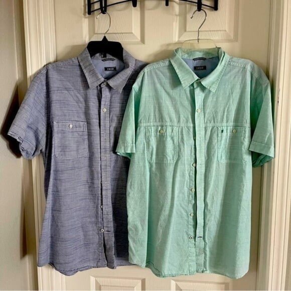 IZOD Dockside Chambray Men’s Button Up Collared Short Sleeve Shirts XL Lot of 2 - Picture 1 of 7